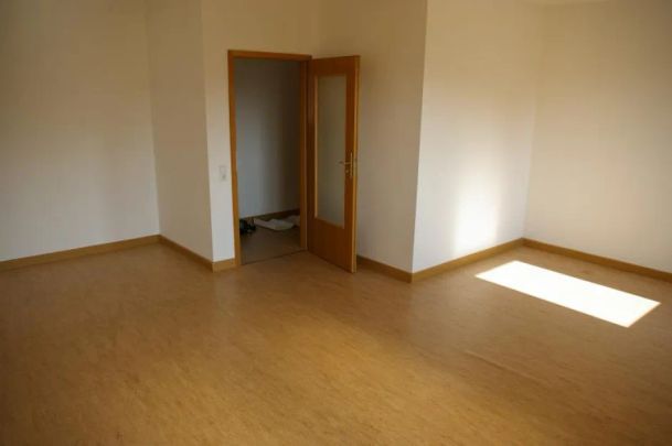 Helle, freundliche 2-Zimmerwohnung mit Balkon ! - Foto 1