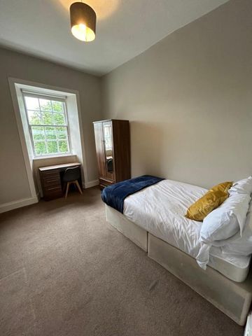 4 bedroom flat to rent - Photo 4