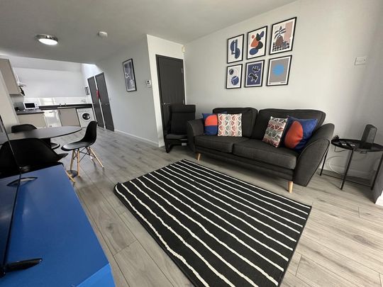 2 bedroom flat to rent - Photo 1