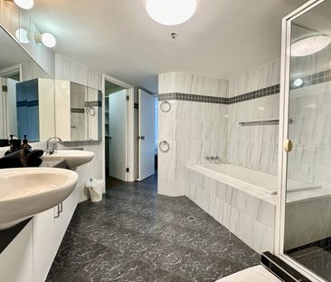 62/15 Victoria Avenue, Broadbeach $820pw - Photo 5