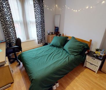 4 bedroom terraced house to rent - Photo 6