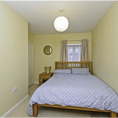 Fully Furnished Two Bedroom Coach House with Parking for Rent in Bristol - Photo 1