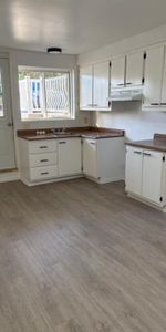 51/2 dispo 1 Oct 2025 a Boisbriand plusieurs services inclus internet Stationnement Déneigé Thermopompe Climatisation Locker - Photo 4