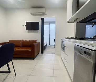 Fully furnished one bedroom apartments in Box Hill - Photo 2