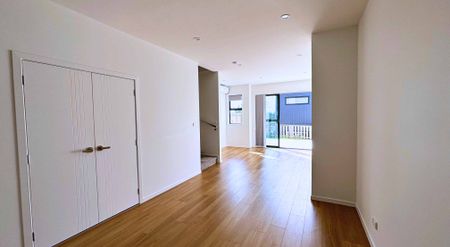 New Build Terrace House Next to Royal Reserve - Photo 2