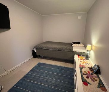 Schultzvägen, Solna - Photo 2