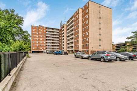 Evelyn Court Apartments - Photo 2