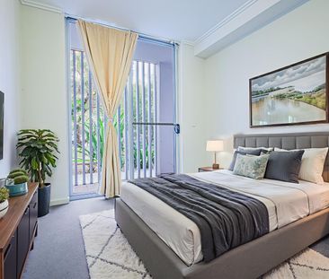 Spacious 3-Bedroom Apartment in Prime Rosehill Location - Walk to S... - Photo 4