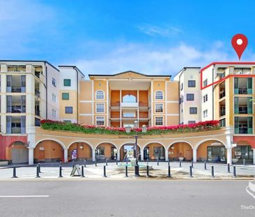 Light-Filled Luxury in Emerald Lakes Most Sought-After Building - Photo 3