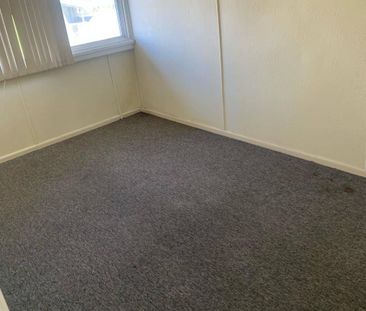 2 bedroom unit including electricity & water - Photo 3