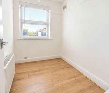 Kynaston Crescent, Thornton Heath, CR7 7BS - Photo 4