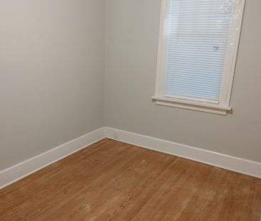 1326 ATHOL 2 BEDROOMS - Photo 5