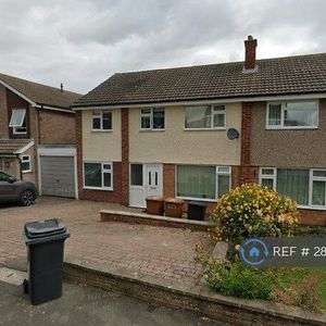 1 bedroom in a house share to rent - Photo 3