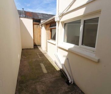 33 Ballyeaston Road, Ballyclare, BT39 9BW - Photo 5