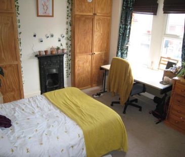 3 bedroom terraced house to rent - Photo 6