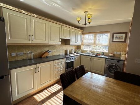 36 Castleglen Park, Dundrum, Newcastle, BT33 0WL - Photo 3