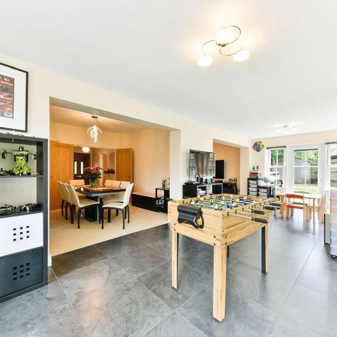 6 bedroom detached house to rent - Photo 1