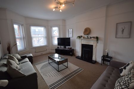 3 Bedroom Flat To Rent in Westbourne - £1,725 pcm Tenancy Info - Photo 4