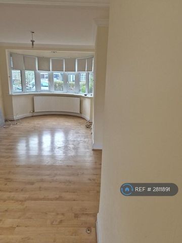 3 bedroom terraced house to rent - Photo 2