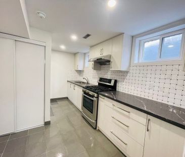 For Lease - 3260 Oakglade Crescent Unit# basement, Mississauga, Ont... - Photo 2