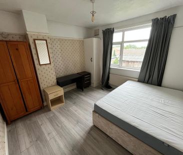 4 bedroom terraced house to rent - Photo 5