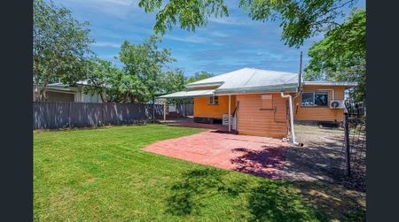 Family Home with Air Conditioning and Large Yard! - Photo 5