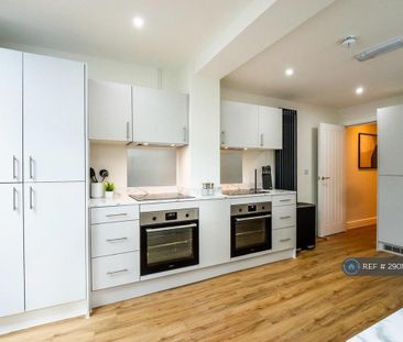 1 bedroom in a house share to rent - Photo 5