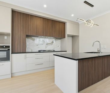 Modern Living, Nothing Short of Stunning - Photo 5