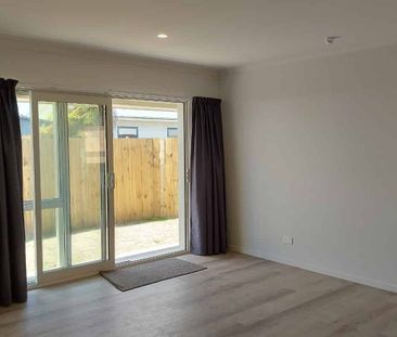 Brand New - Long Term - Photo 2