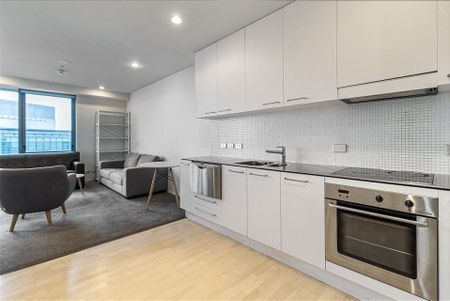 Luxury Living in the Heart of Auckland CBD! - Photo 3