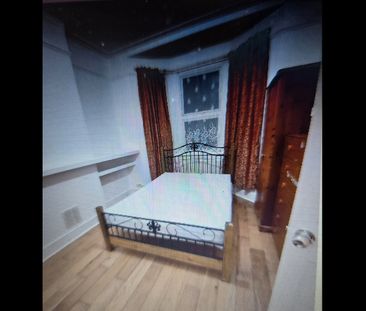 2 Bed Maisonette, Martindale Road, TW4 - Photo 3