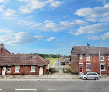 2 bed terraced house to rent in SR8 - Photo 2