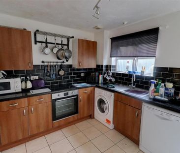 2 bedroom detached house to rent - Photo 4