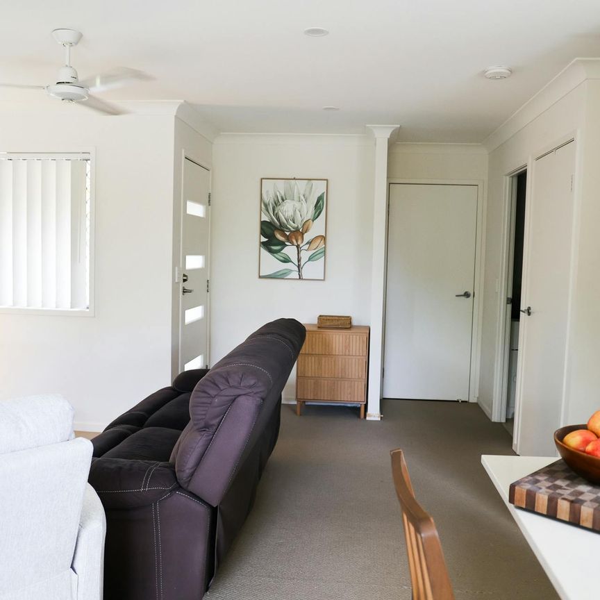 Comfortable Modern Townhouse - Photo 1