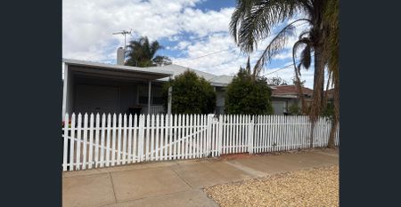 4 bedroom home - Photo 5