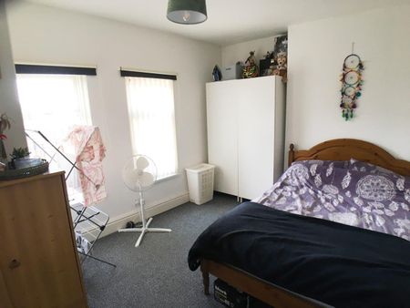 1 Bed Flat, Russian Drive, L13 - Photo 3