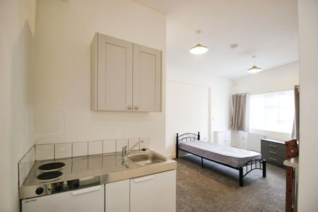 Studio to rent - Photo 4