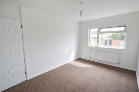 3 bedroom flat to rent - Photo 5