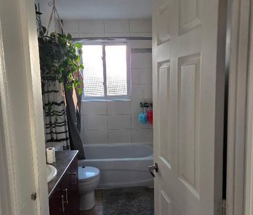Logement 4 1/2 à louer for Rent Chambly - Photo 2