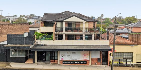 Spacious Living in a Prime Location - Photo 3