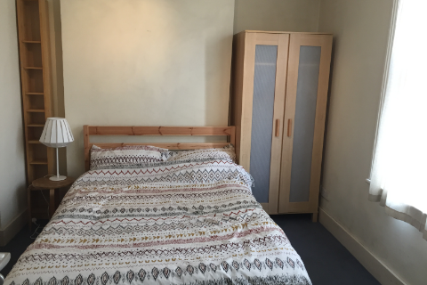 Whitechapel Road Aldgate East E1 - Photo 1