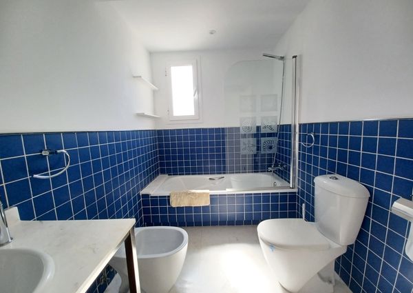 LONG TERM RENTAL. 3 bedroom penthouse apartment for rent with large own large terrace