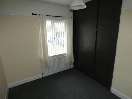 16 Strandburn Gardens, Sydenham, Belfast, BT4 1LW - Photo 2