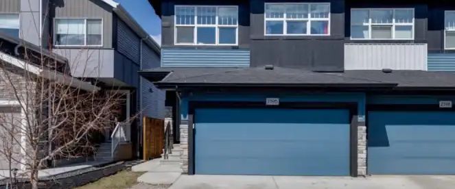 BEAUTIFUL 3 BED 2.5 BATH MAIN FLOOR IN DESIRABLE KESWICK NEIGHBOURHOOD | 2396 Kelly Circle Southwest, Edmonton - Photo 1