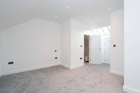 4 bedroom terraced house to rent - Photo 4