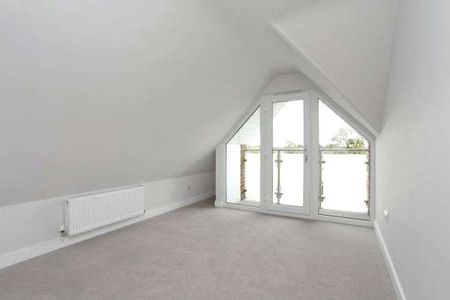 Forming part of this impressive development, this light and bright modern one bedroom apartment on the second floor offers smart luxurious living of excellent quality - Photo 3