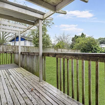 Down the driveway location - Photo 1