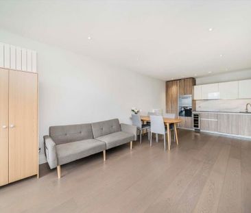 3 bedroom flat to rent - Photo 2