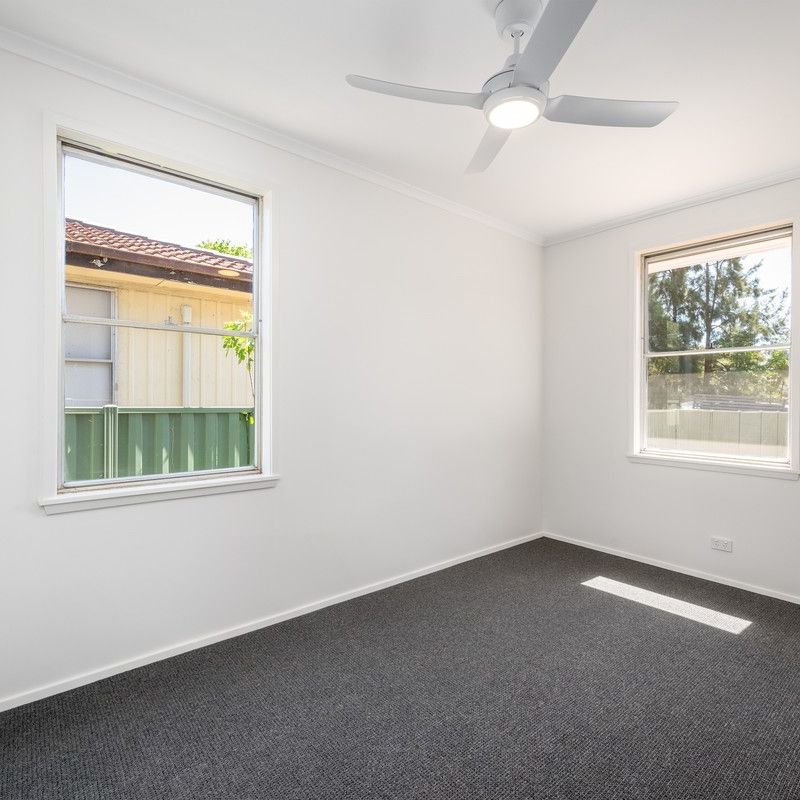 Immaculate Fully Renovated Home Near Craigmuir Lakes - Photo 1