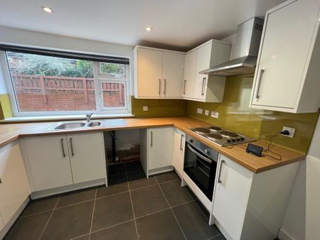 3 bedroom terraced house to rent - Photo 4